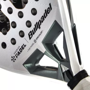 Bullpadel Hack 04 Premier Padel 26 Padelracket